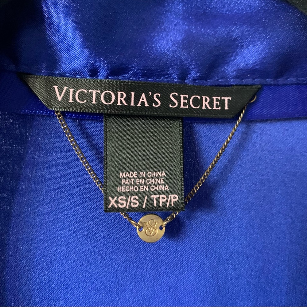 Victoria’s Secret Satin Robe - Picture 6 of 6